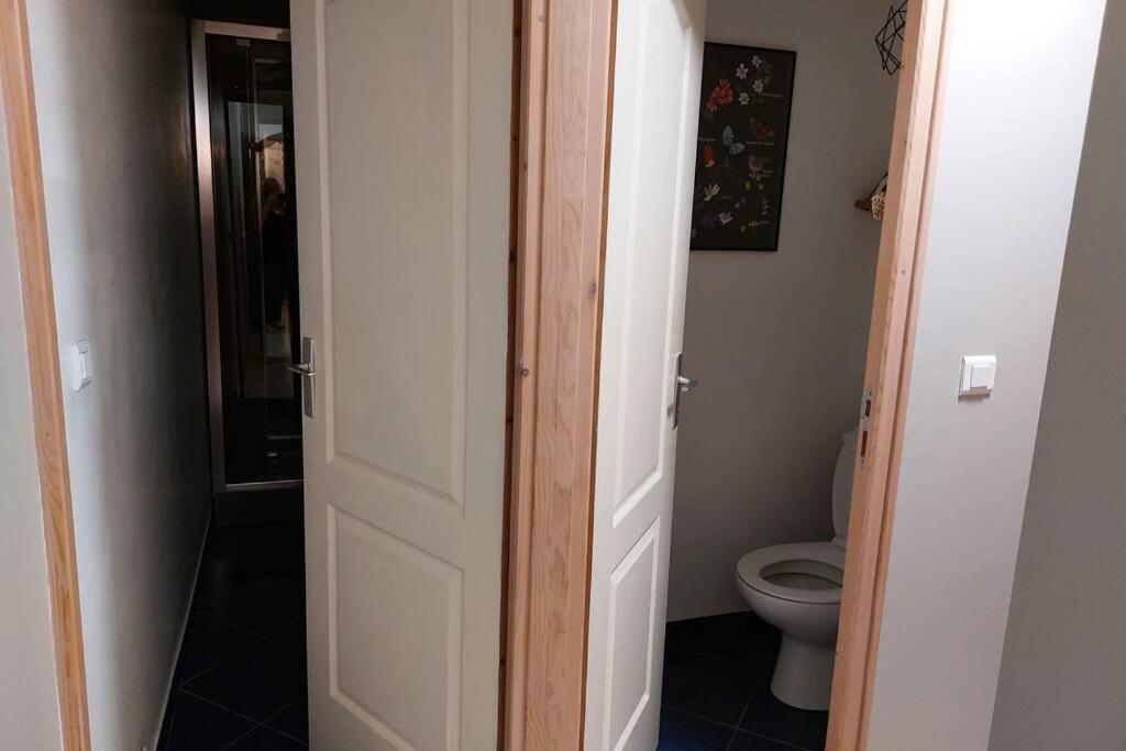 Appartamento Studio Cosy de 2 à 4 personnes au cœur du Haut Doubs, entre les lacs, les montagnes et les vignobles Frasne Esterno foto