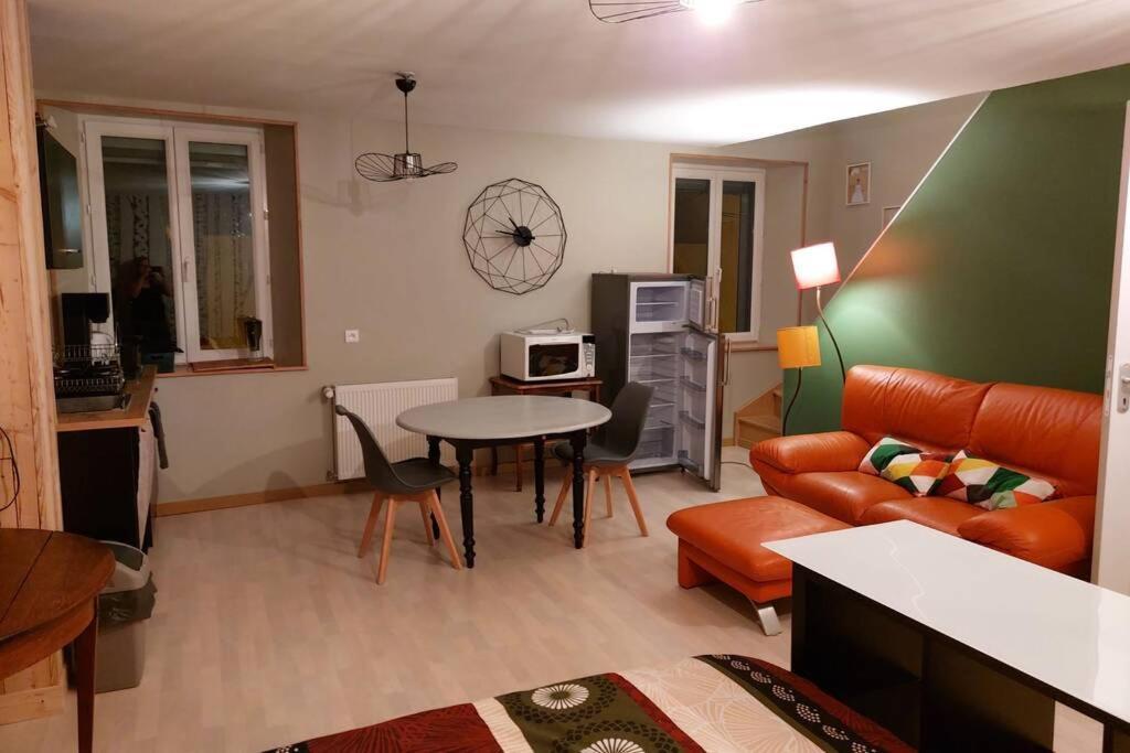 Appartamento Studio Cosy de 2 à 4 personnes au cœur du Haut Doubs, entre les lacs, les montagnes et les vignobles Frasne Esterno foto