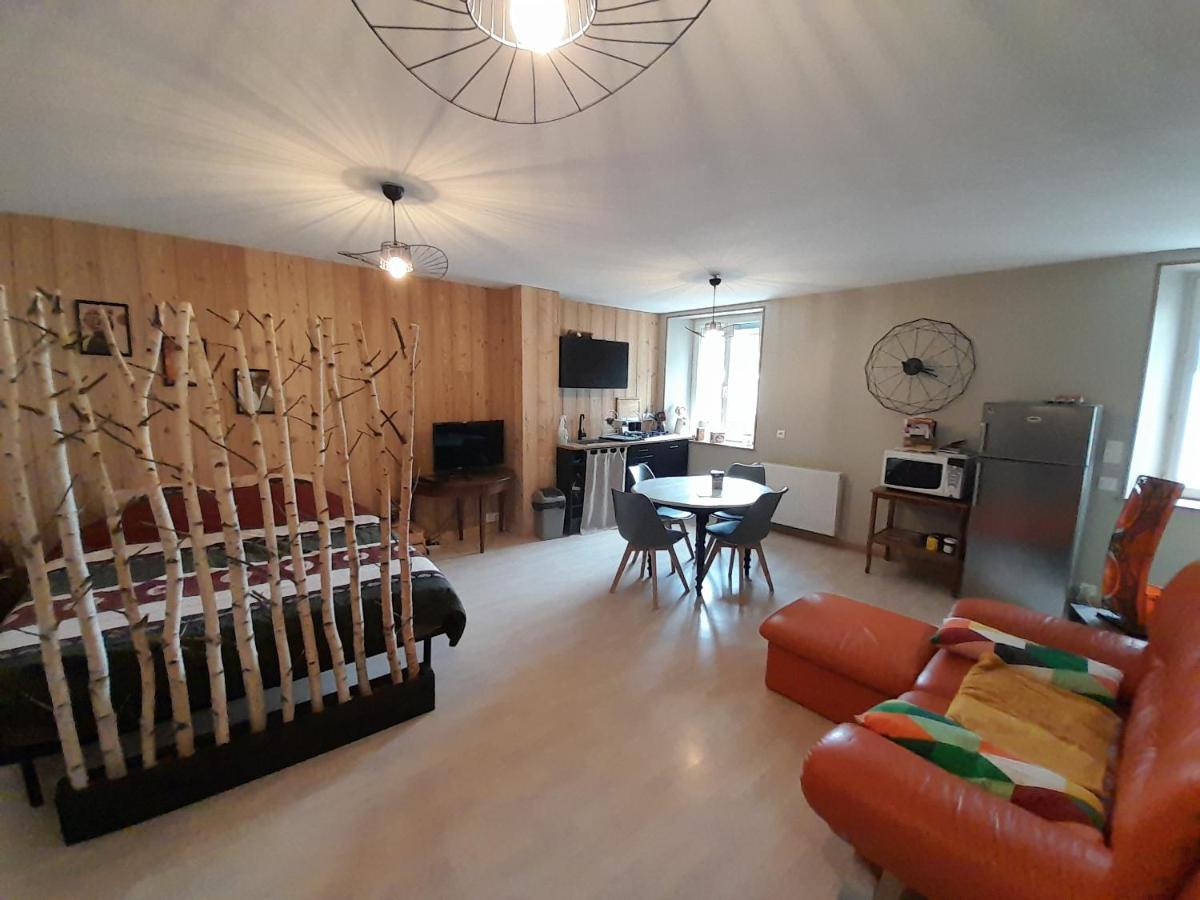 Appartamento Studio Cosy de 2 à 4 personnes au cœur du Haut Doubs, entre les lacs, les montagnes et les vignobles Frasne Esterno foto